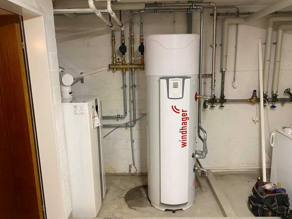 Wärmepumpe von Windhager im Technikraum